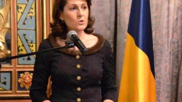 Ambasada de la Madrid a angajat români la negru