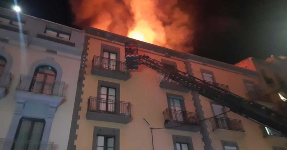 incendiu bloc Lleida, roman arestat