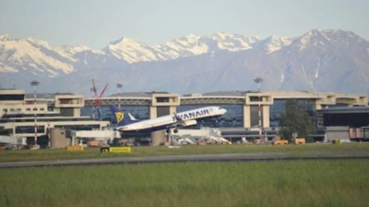 aspirat de motorul unui avion