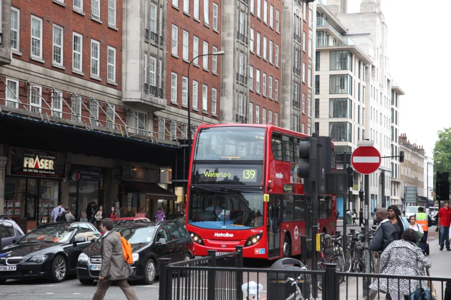 cum să vizitezi Londra și să nu arăți ca un turist Foto: stradă în Londra