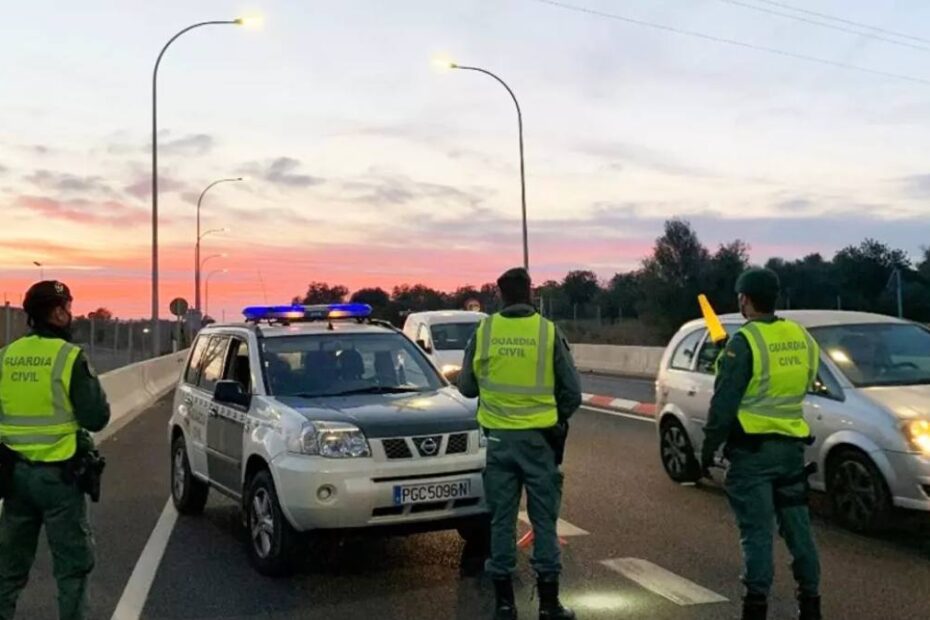 Român din Spania a încercat să calce doi polițiști