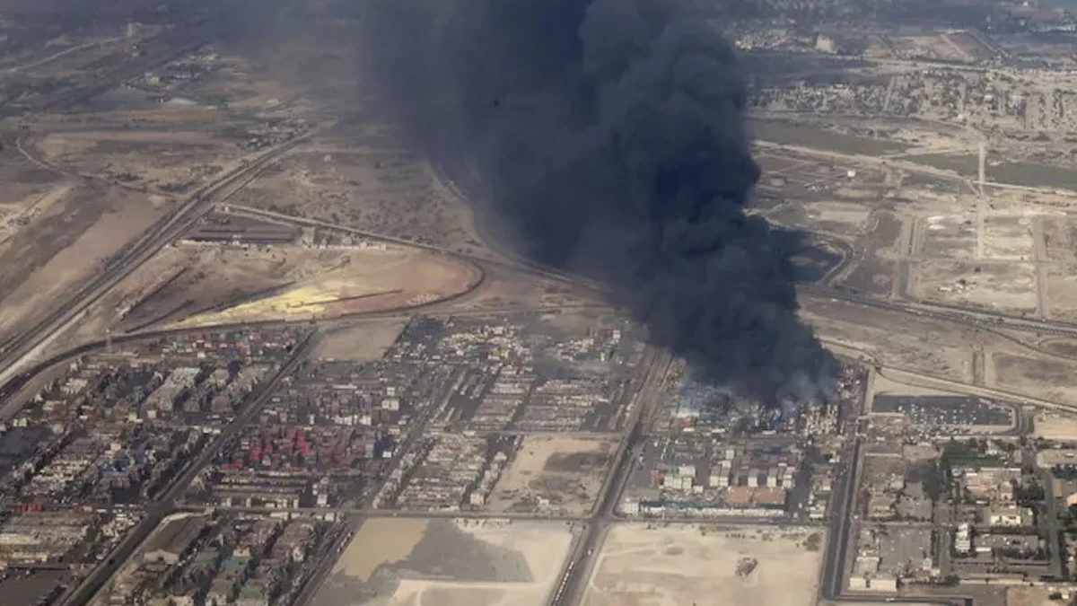 Imagine surprinsă după exploziile raportate în Iran, cu fum în zona Bandar Abbas