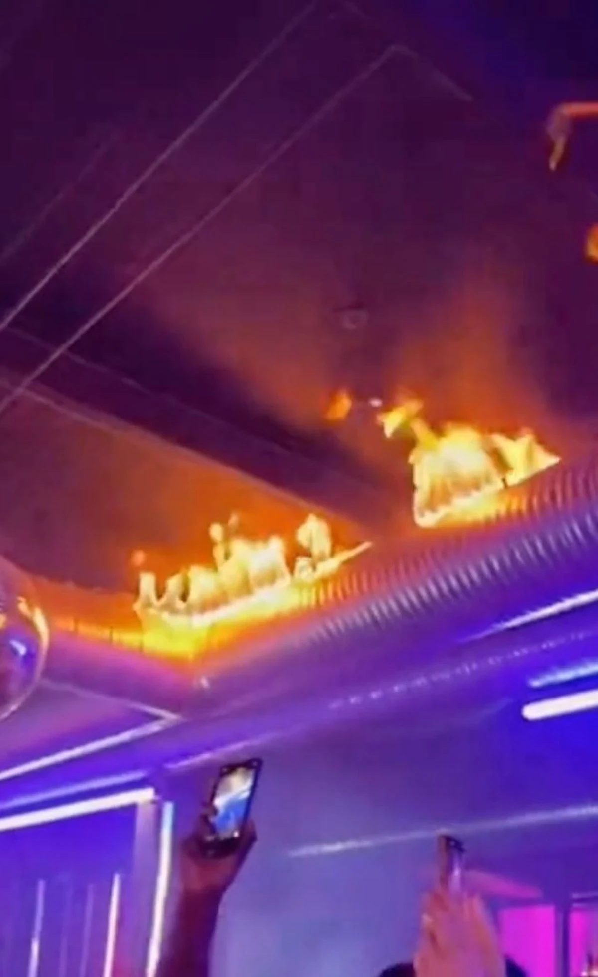 Imagini cu cei prezenți în timpul incendiului din localul din Crans-Montana