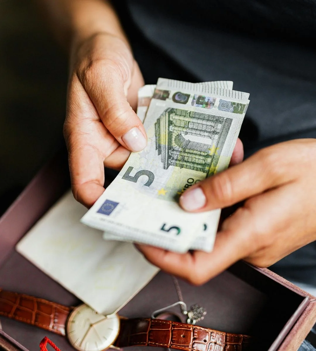 Confirmat oficial: 500 € pe lună, timp de 24 de luni. Iată măsura care dă speranță tinerilor